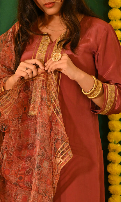 Noorani: Deep Brown Crepe Kurta with Pants and Dupatta (set of 3)