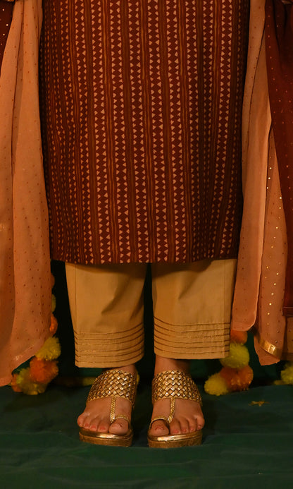 Raas: Maroon and Peach Chanderi Gota Detailed Kurta with Pants and Dupatta (Set of 3)