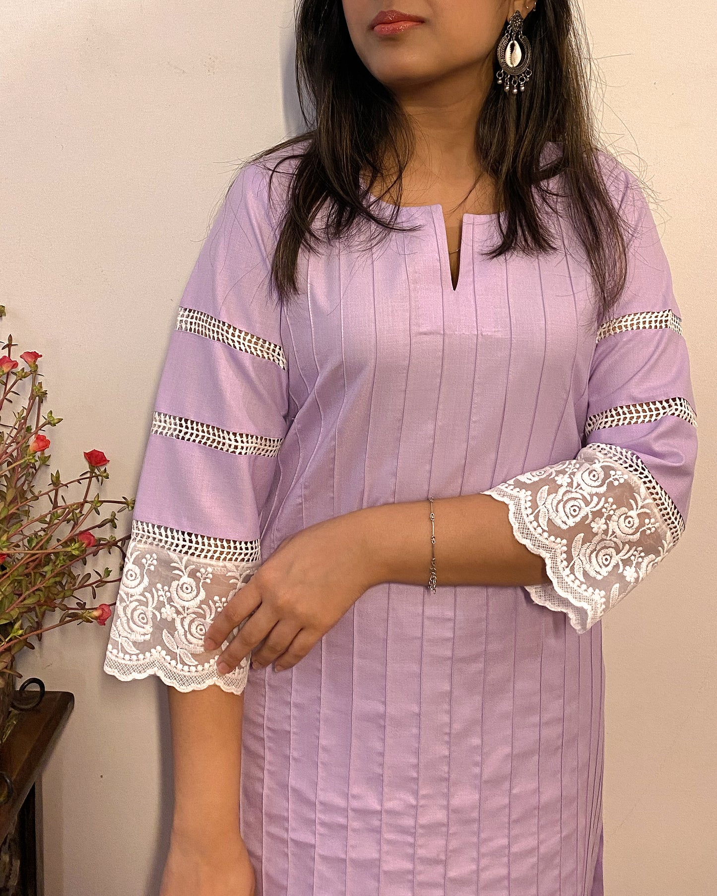Parinaaz: Pastel Green Cotton Lace Detailed Kurta with Pants (Set of 2)