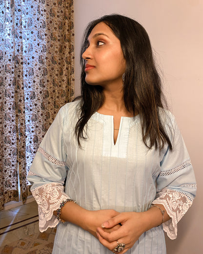 Parinaaz: Pastel Green Cotton Lace Detailed Kurta with Pants (Set of 2)