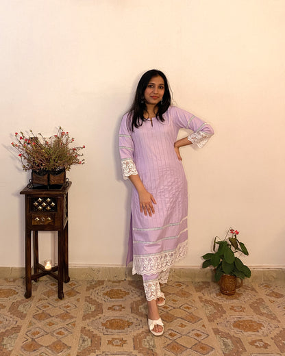 Parinaaz: Pastel Green Cotton Lace Detailed Kurta with Pants (Set of 2)