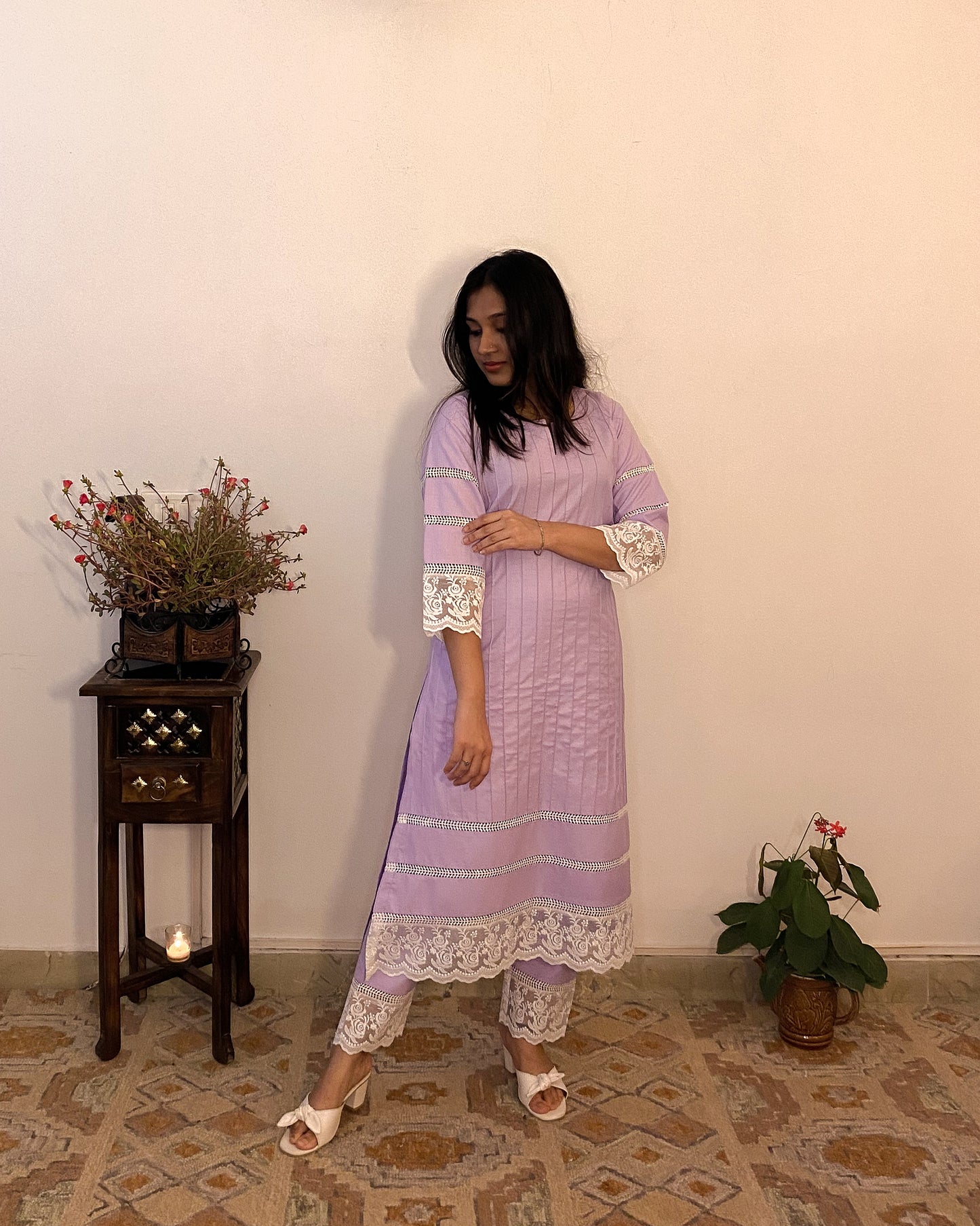Parinaaz: Pastel Green Cotton Lace Detailed Kurta with Pants (Set of 2)