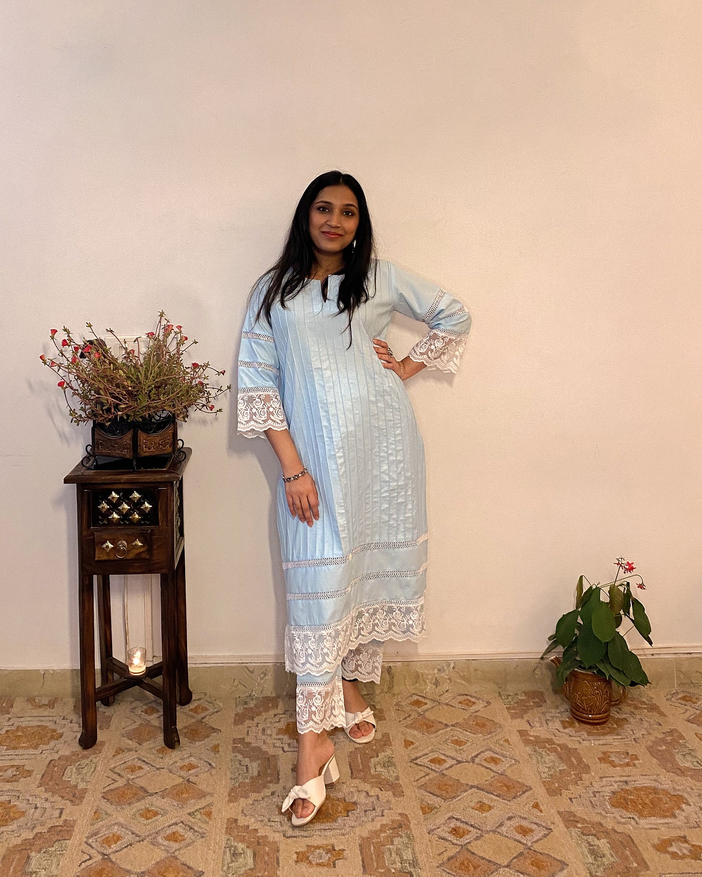 Parinaaz: Pastel Green Cotton Lace Detailed Kurta with Pants (Set of 2)