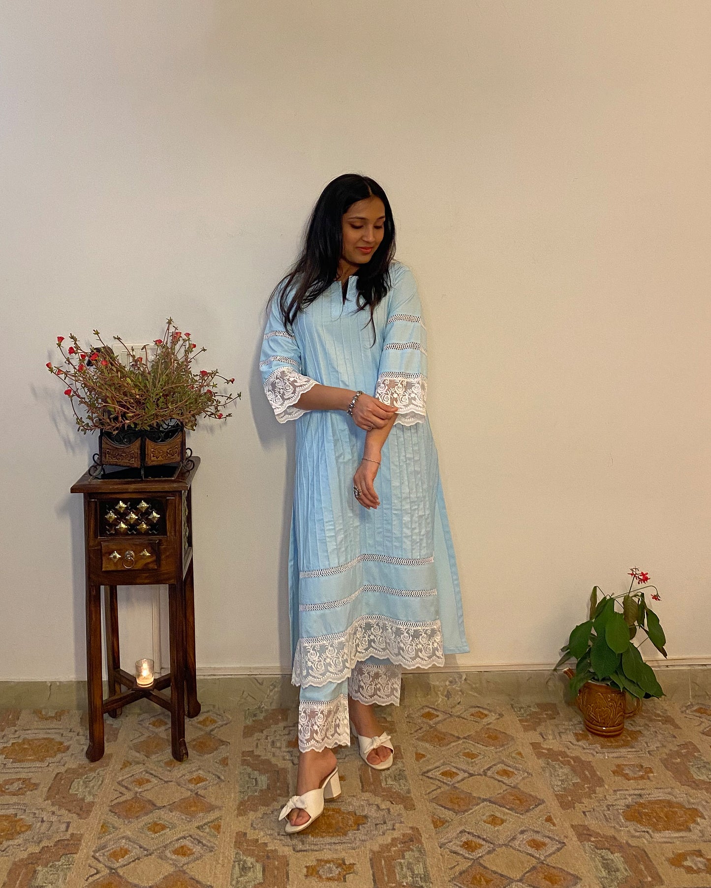 Parinaaz: Pastel Green Cotton Lace Detailed Kurta with Pants (Set of 2)