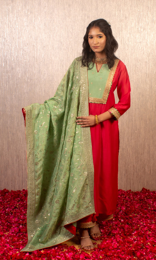 Tahira: Red and Green Chanderi Kurta with Pants and Dupatta (Set of 3)