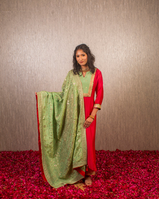 Tahira: Red and Green Chanderi Kurta with Pants and Dupatta (Set of 3)