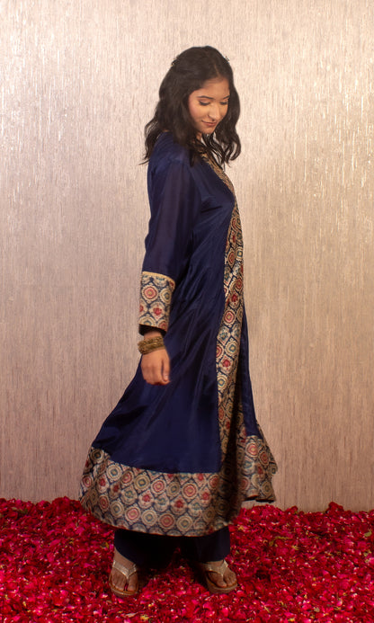 Zeba: Maroon Kalidar Kurta with Pants and Dupatta (Set of 2)