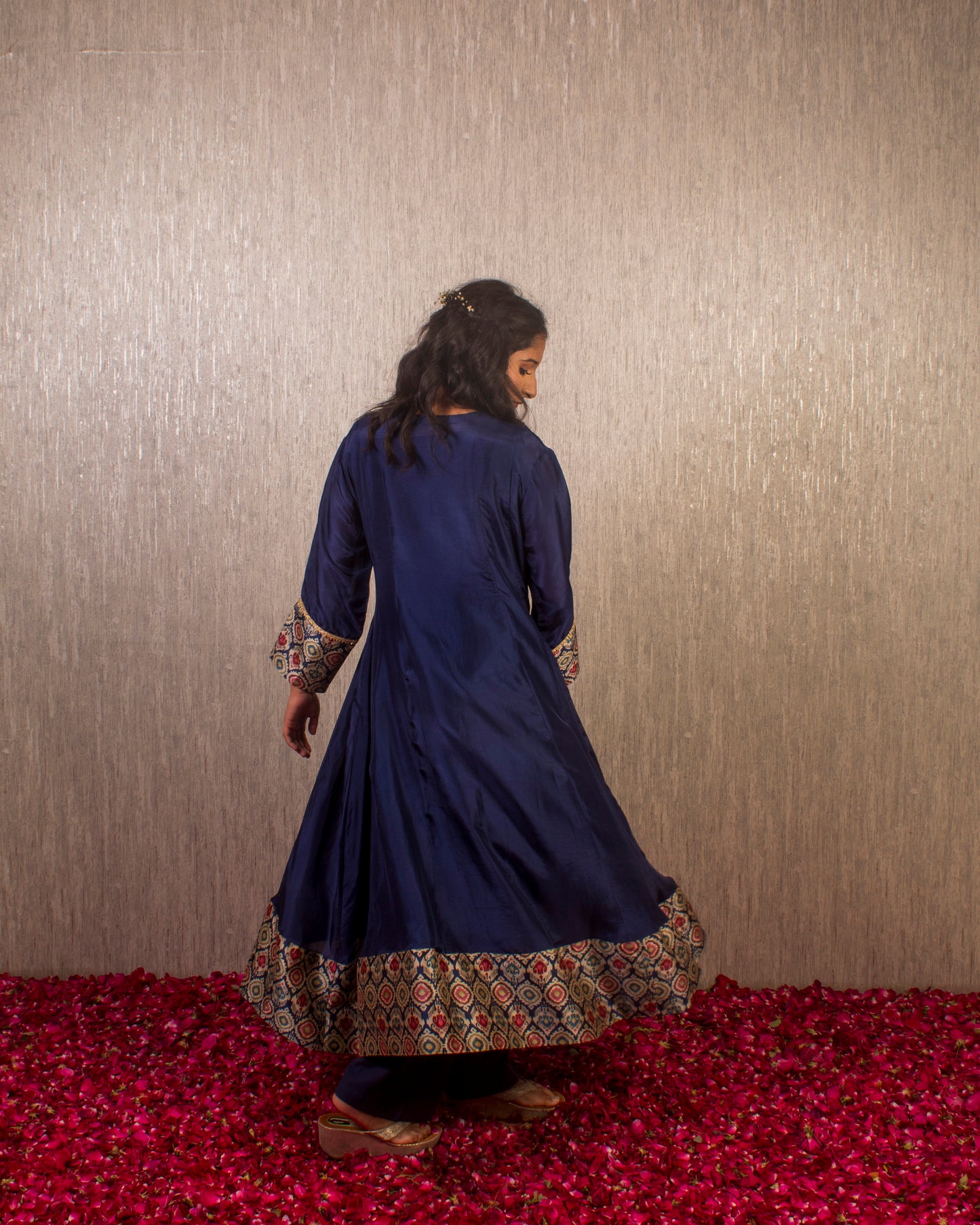 Zeba: Midnight Blue Kalidar Kurta with Pants and Dupatta (Set of 2)