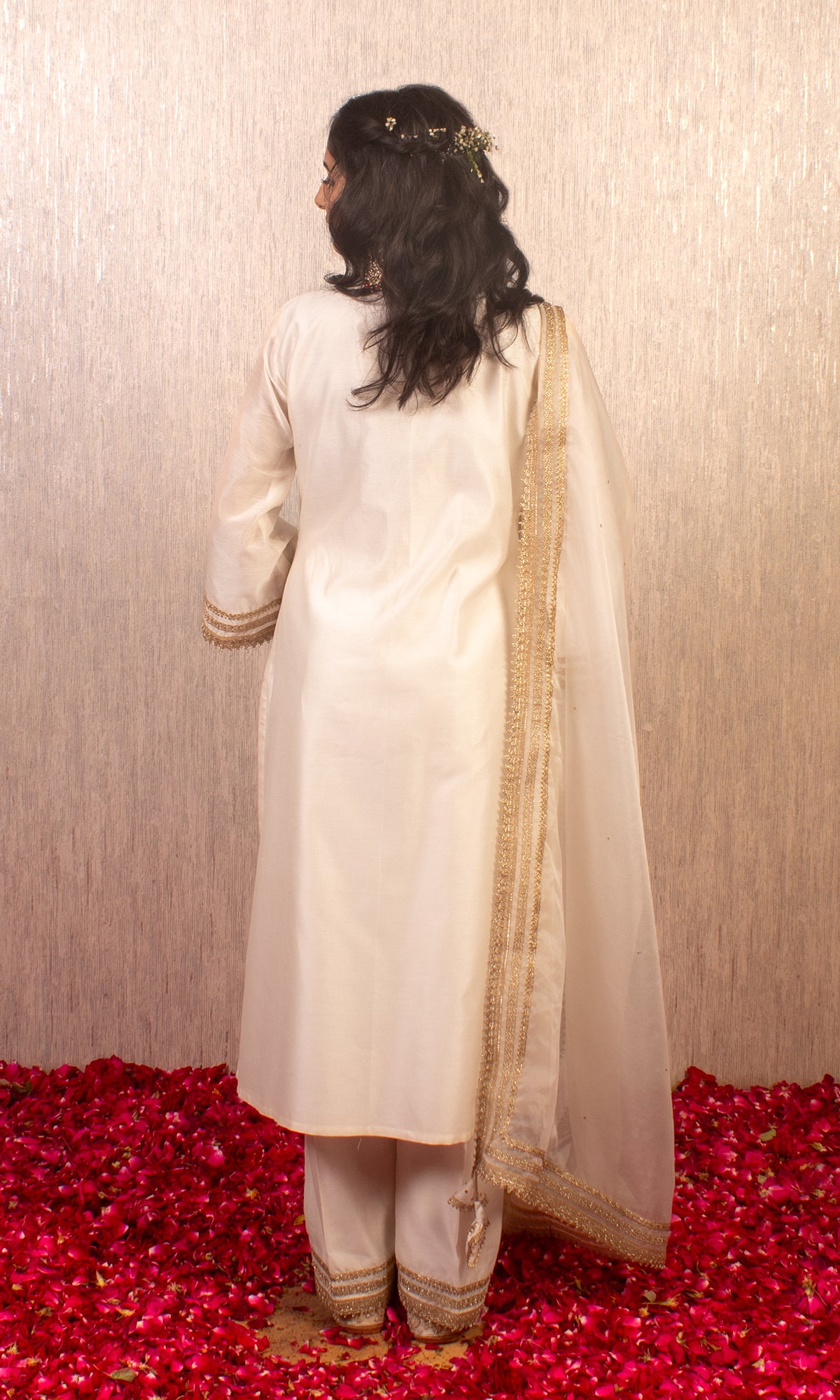 Ehsaas: Ivory and Gold Chanderi Lace Detailed Kurta with Pants and Dupatta (Set of 3)