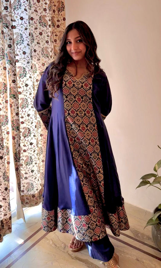 Zeba: Midnight Blue Kalidar Kurta with Pants and Dupatta (Set of 2)